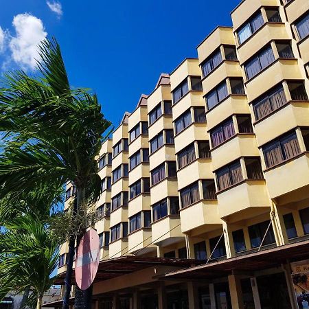 Hotel Grand Crystal Алор Сетар Екстериор снимка
