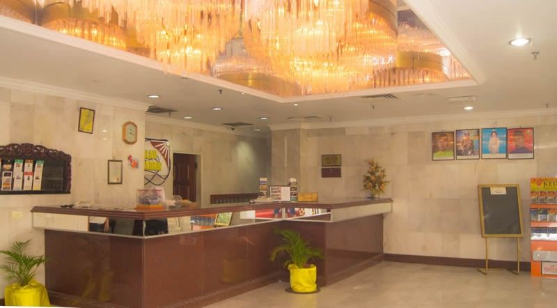 Hotel Grand Crystal Алор Сетар Екстериор снимка