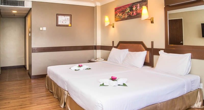 Hotel Grand Crystal Алор Сетар Екстериор снимка