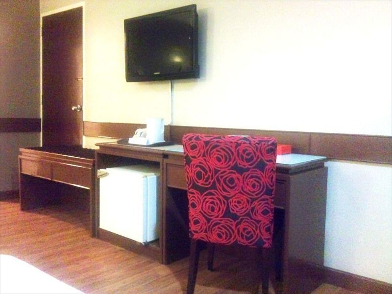 Hotel Grand Crystal Алор Сетар Екстериор снимка